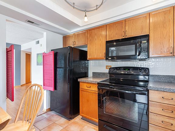4th image of 1480 Jefferson St APT 301