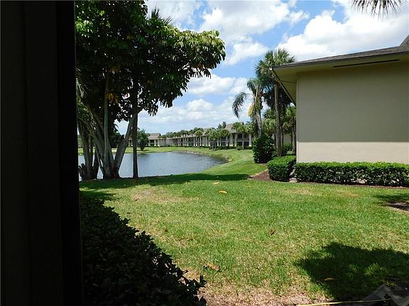 4th image of 40 Plantation Dr APT 106