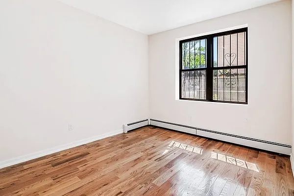 Rented by Premier Metro Realty Corp | media 14