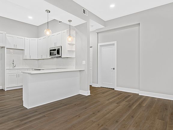 3rd image of 805 N Wabash Ave #42-2E