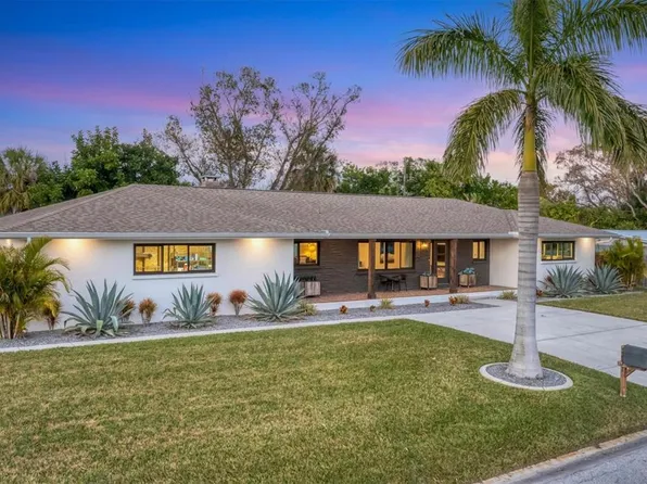 2411 Valencia Dr, Sarasota, FL 34239