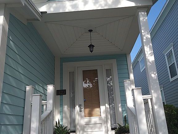 2nd image of 1423 Fairview Cir