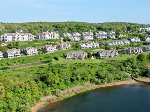 87 Waters Edge St, Tiverton, RI 02878