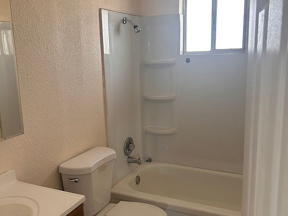 4th image of 818 N Minnesota St APT 2