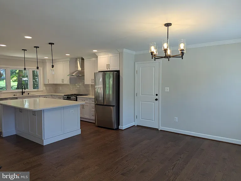 6103 Eagle Landing Rd — Photo 3