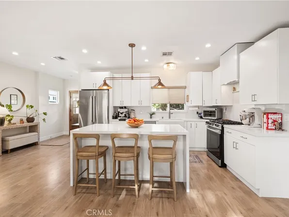 7247 Genesta Ave, Van Nuys, CA 91406