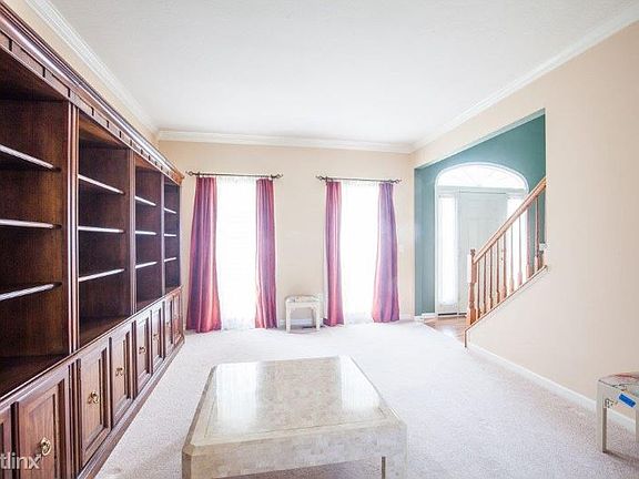 5th image of 6214 Sand Hills Dr
