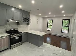 31-29 14th St #1, Astoria, NY 11106