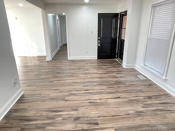 4th image of 2311 Saint George Ln