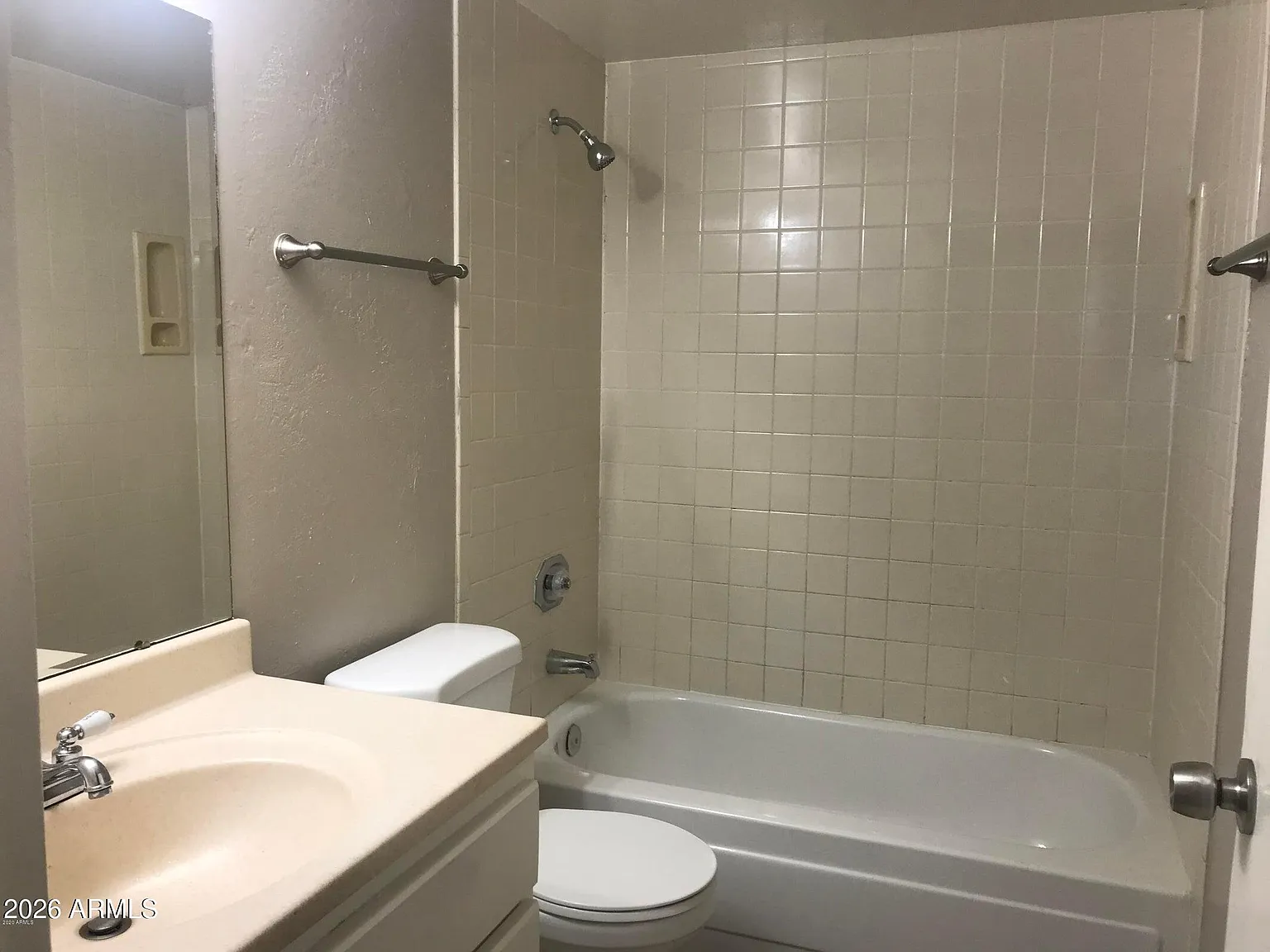 2 bed, 2.0 bath, 969 sqft, $1,300 — Photo 4