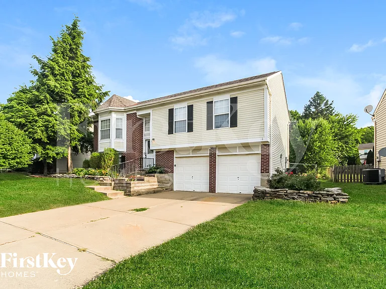 7386 Sterling Springs Way — Photo 3