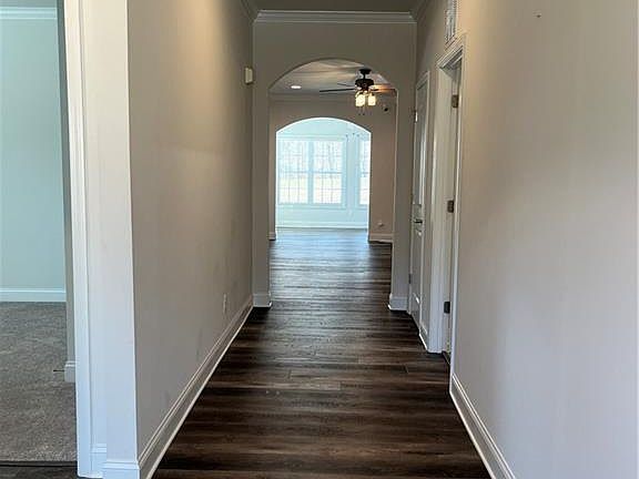 2nd image of 1206 Suzanne Ln
