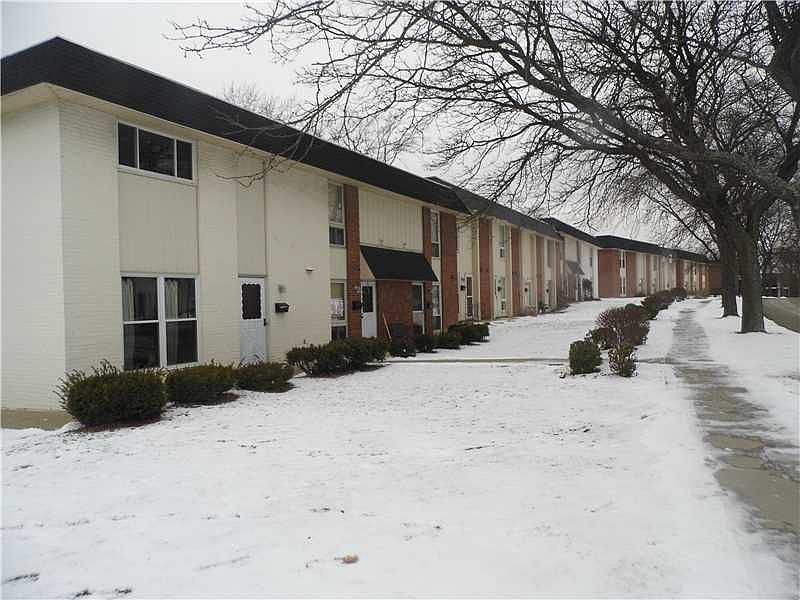 2nd image of 107 College Park Dr