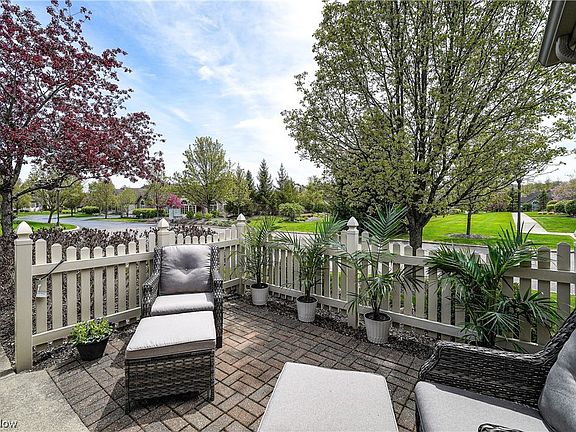 2nd image of 871 Tara Dr