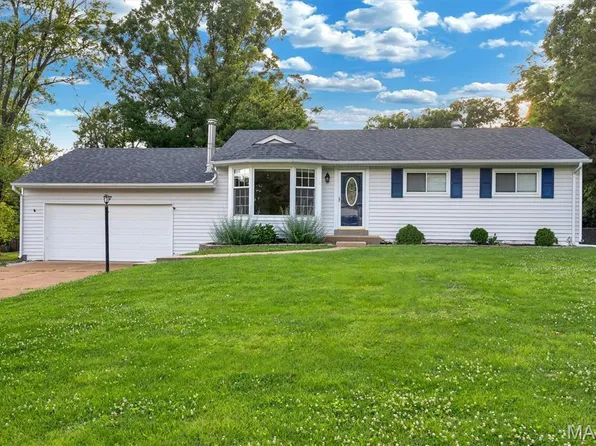 117 Birchwood Dr, Ballwin, MO 63011