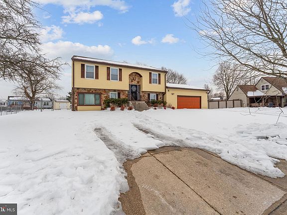 3rd image of 612 Pearse Ln