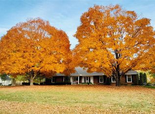 13023 Pratt Rd, Lees Summit, MO 64086