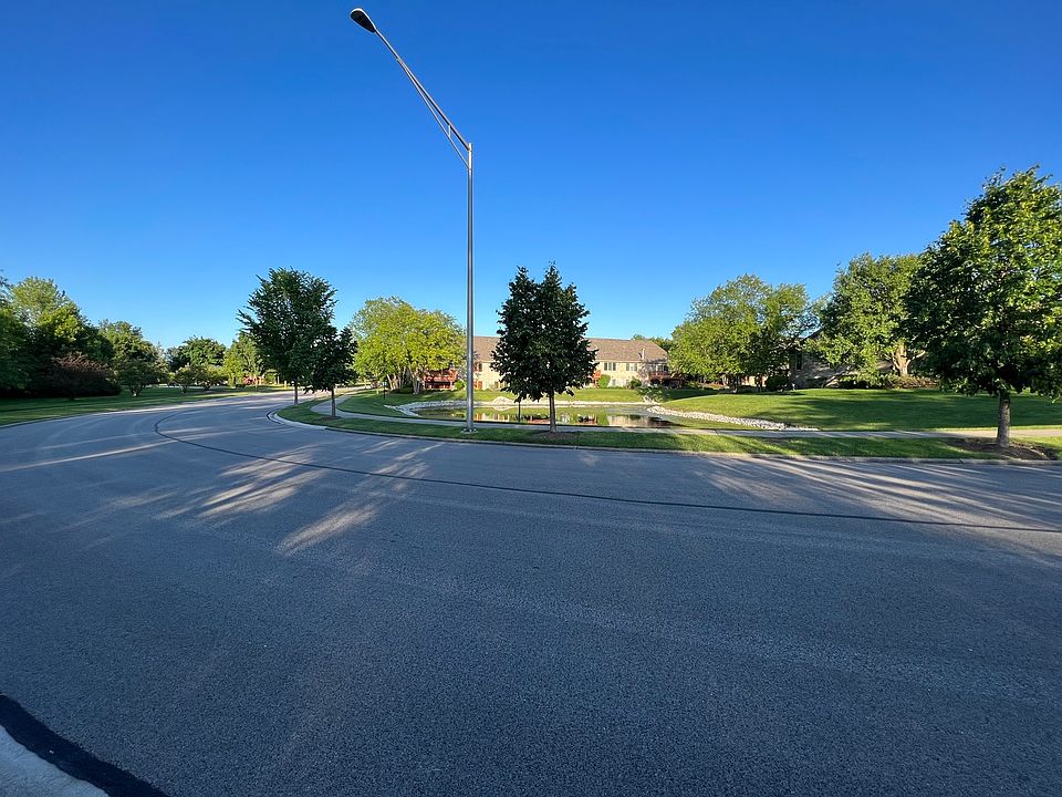 2nd image of 16120 Hillcrest Cir