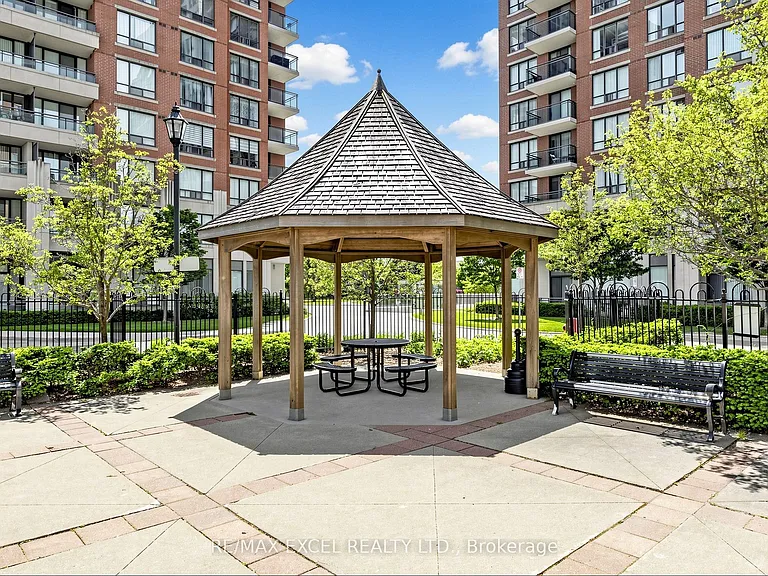 350 Red Maple Rd #508 — Photo 48