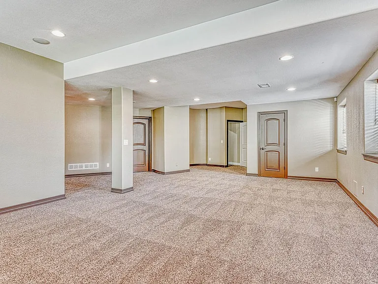 9611 Sunset Hill Dr — Photo 33