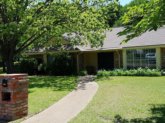 3rd image of 258 Oakwood Ln