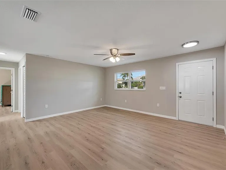 660 Flamingo Dr — Photo 12