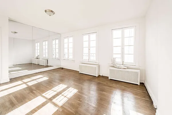 Rented by Bold New York | media 8