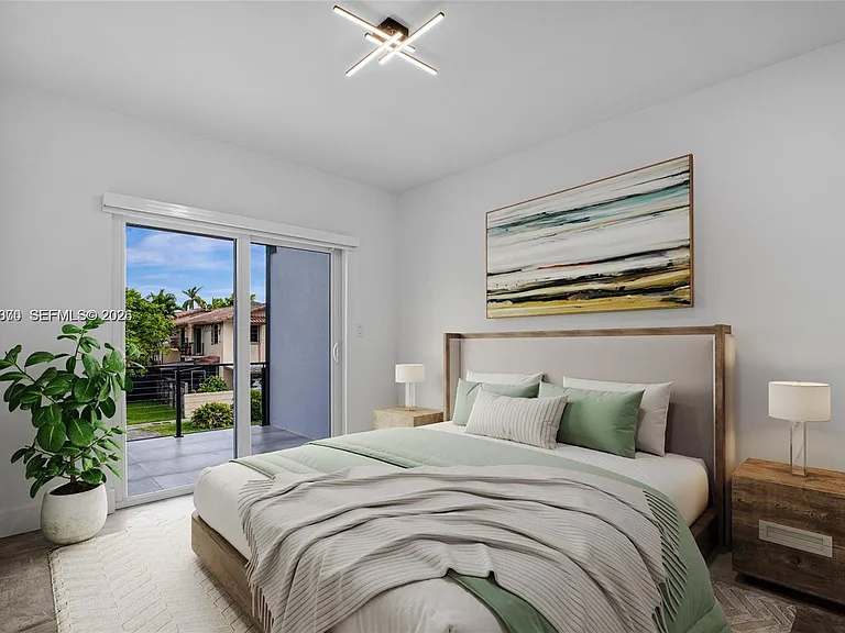 3431 SW 16th Ter #1 — Photo 16
