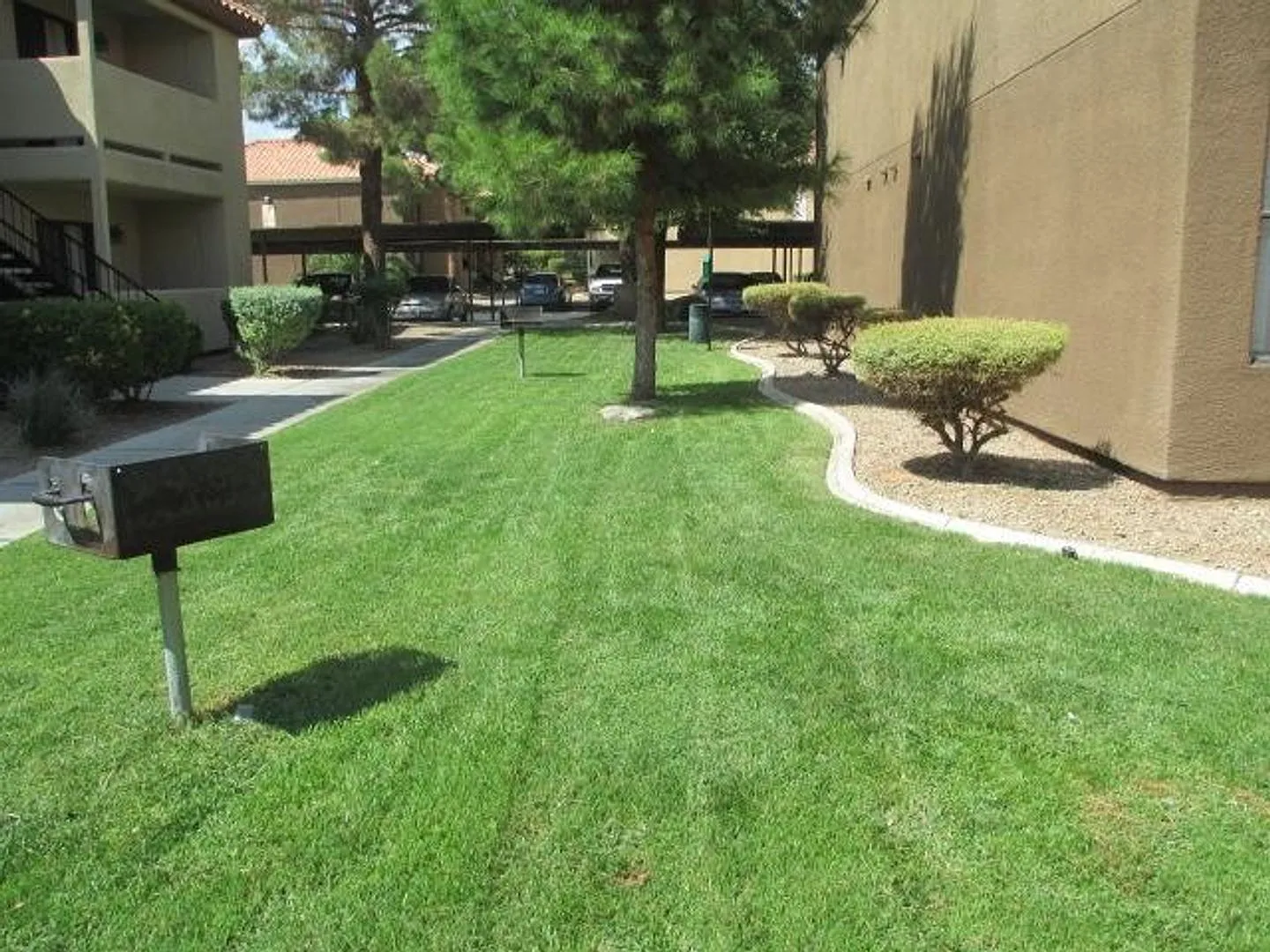 2 Bedroom 2nd Story Condo Available. — Photo 3