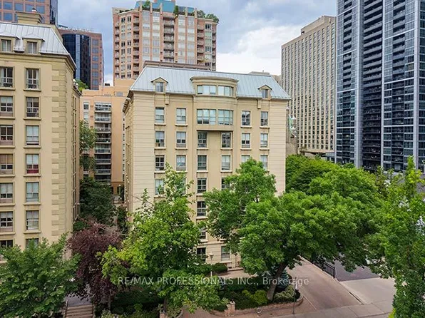 88 Charles St E #702, Toronto, ON M4Y 2W7