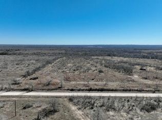 3 County Road 420, Waelder, TX 78959