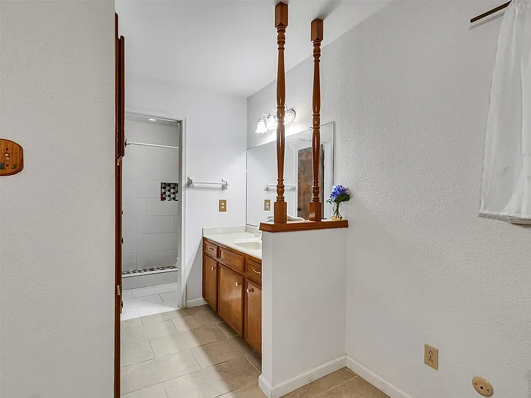 4002 Thistledown Dr — Photo 29