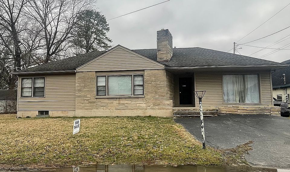 1st image of 221 Halls Rd