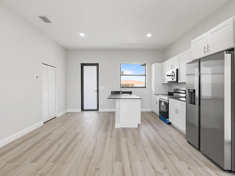 8014 Mangrove Cir — Photo 4