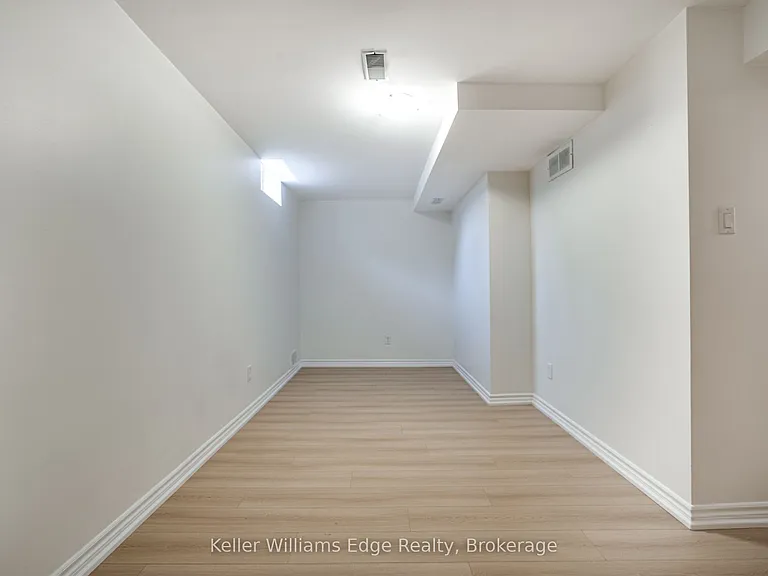 93 Glendarling Cres — Photo 41
