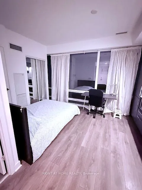 Studio, $2,050 — Photo 4