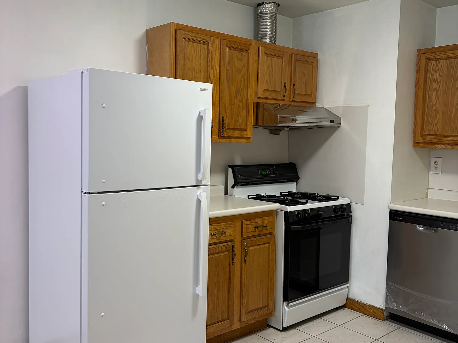 2 bed, $1,300 — Photo 2