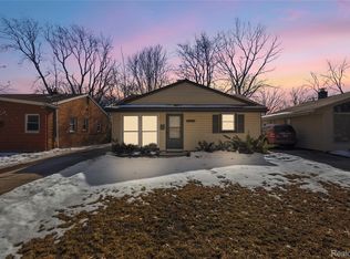 25037 Hopkins St, Dearborn Heights, MI 48125