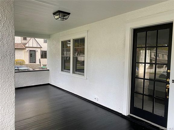 2nd image of 88 N Chatsworth Ave
