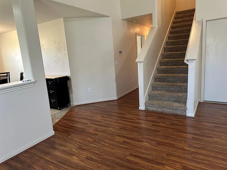 201 N Hunting Lodge Ln — Photo 8