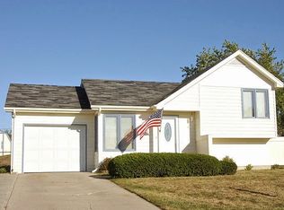 8617 Warren Dr, Des Moines, IA 50320