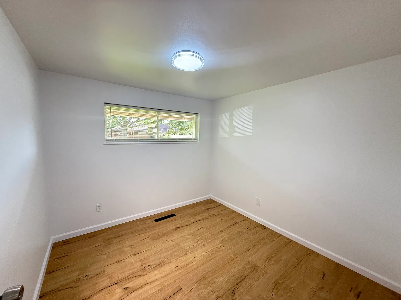 3 bed, 1080 sqft, $1,600 — Photo 4