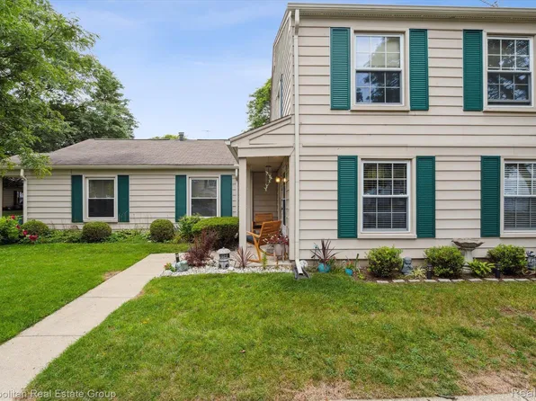 2943 Rockford Ct, Lake Orion, MI 48360