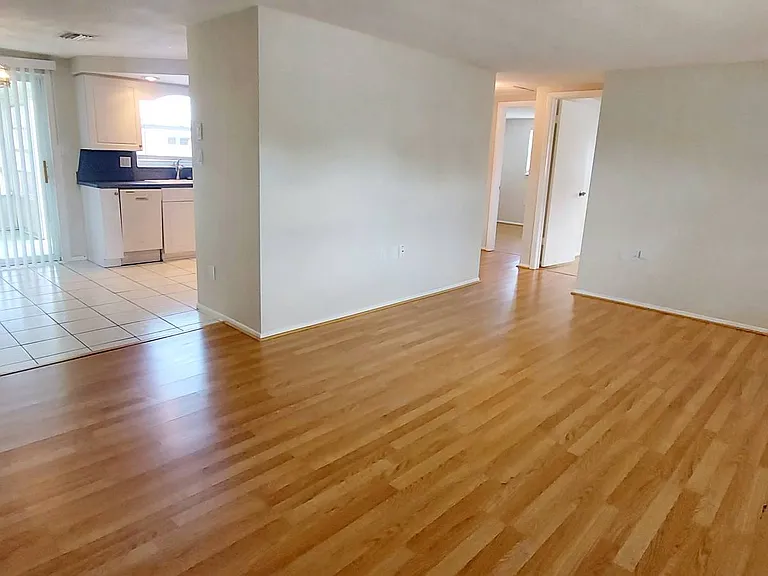 9031 Chantilly Ln — Photo 6
