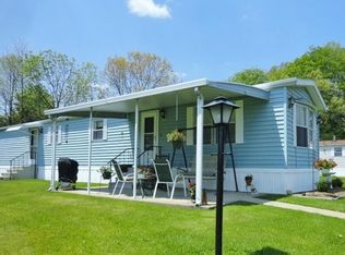 1533 Lee Ln, Grove City, PA 16127