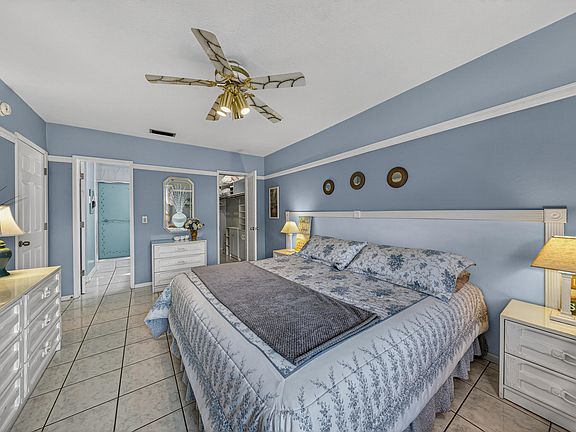 5th image of 221 SE 9th Avenue #203