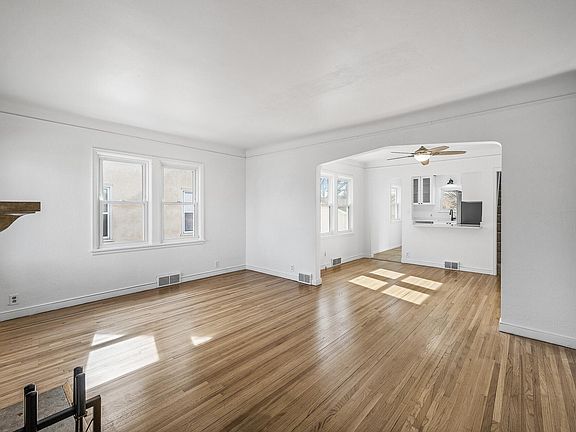 4th image of 1569 Fernwood St