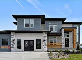 2066 NW Obrien Rd, Lees Summit, MO 64081