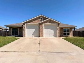 3802 John Chisholm Loop, B