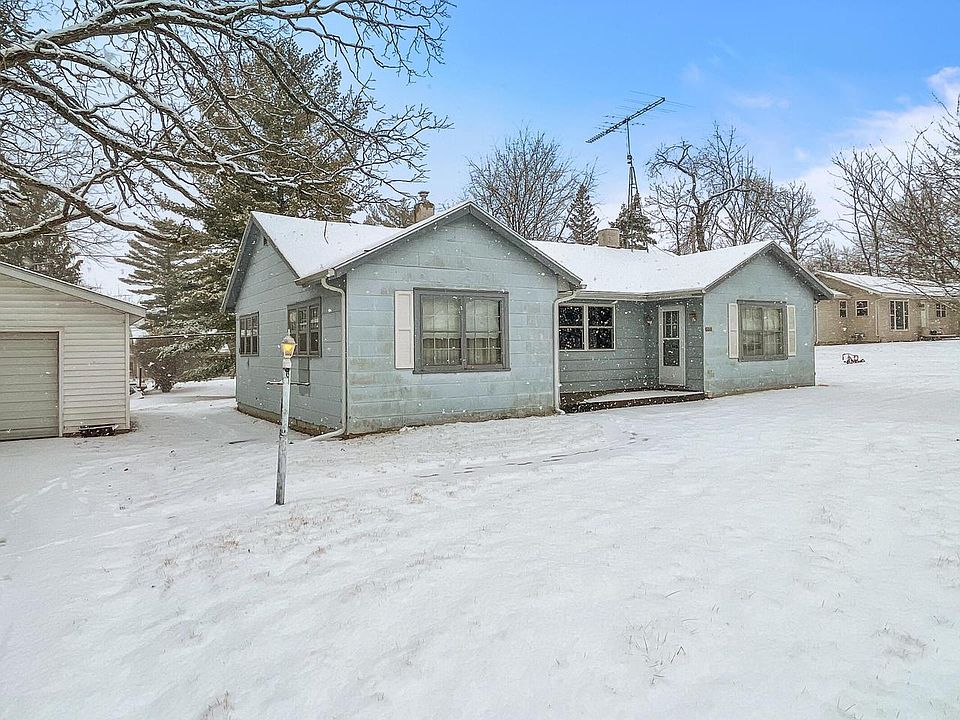 3165 Lockwood Blvd, Lake Geneva, WI 53147 Zillow